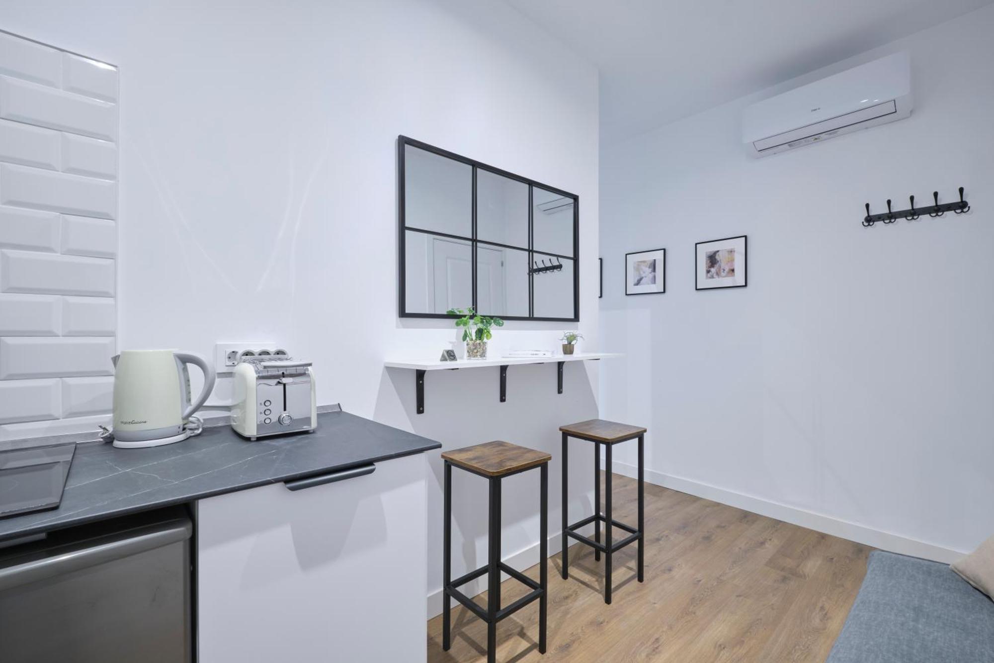 Lovely - Apartasuite Completo En Excelente Ubicacion En Madryt