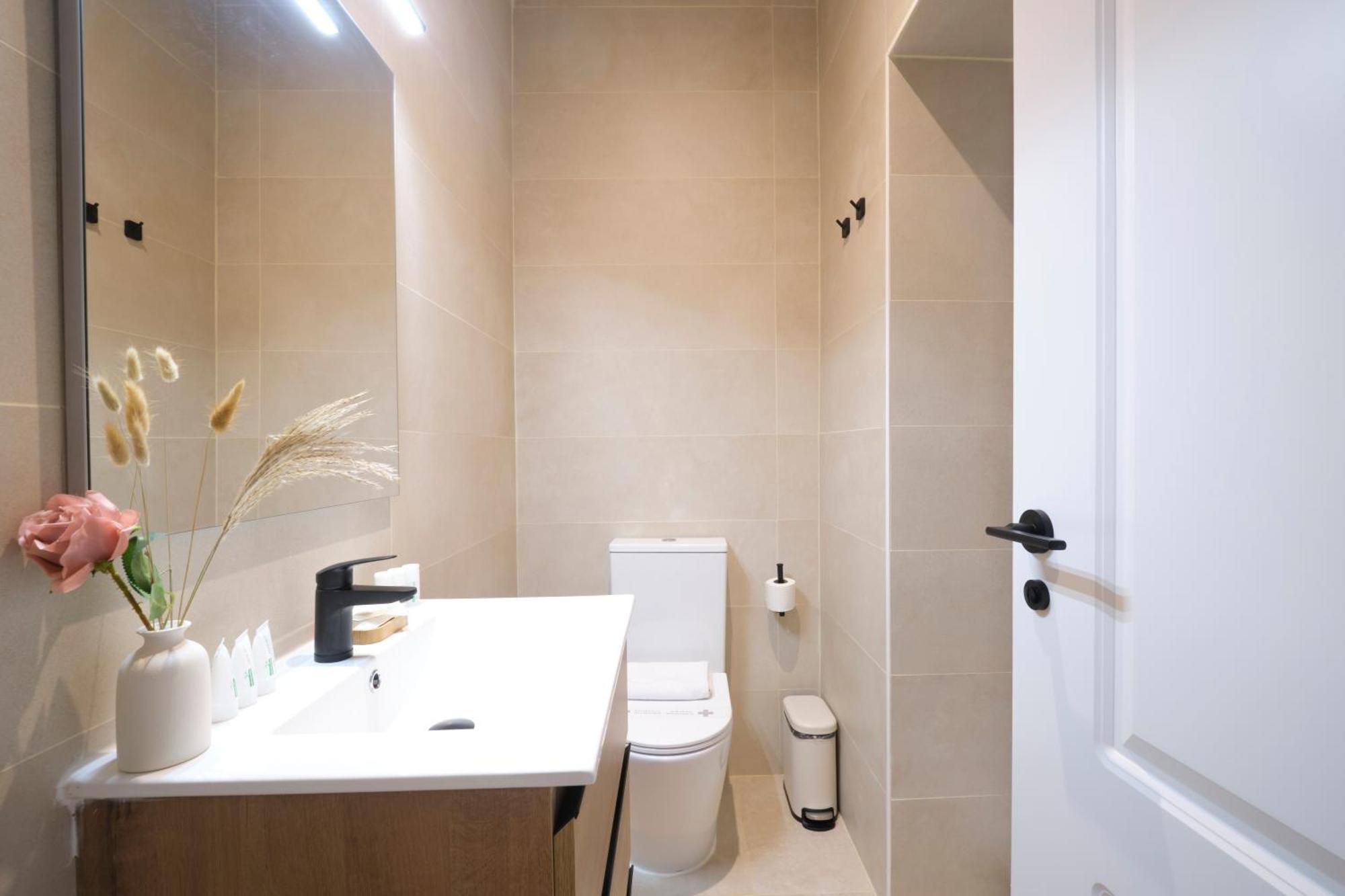 Lovely - Apartasuite Completo En Excelente Ubicacion En Apartament Madryt